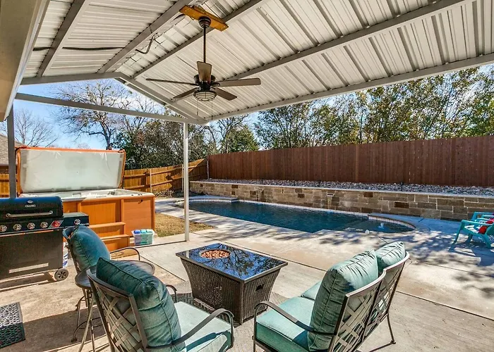 Rockwall Luxury Retreat-Pool/Spa/Patio/Gameroom